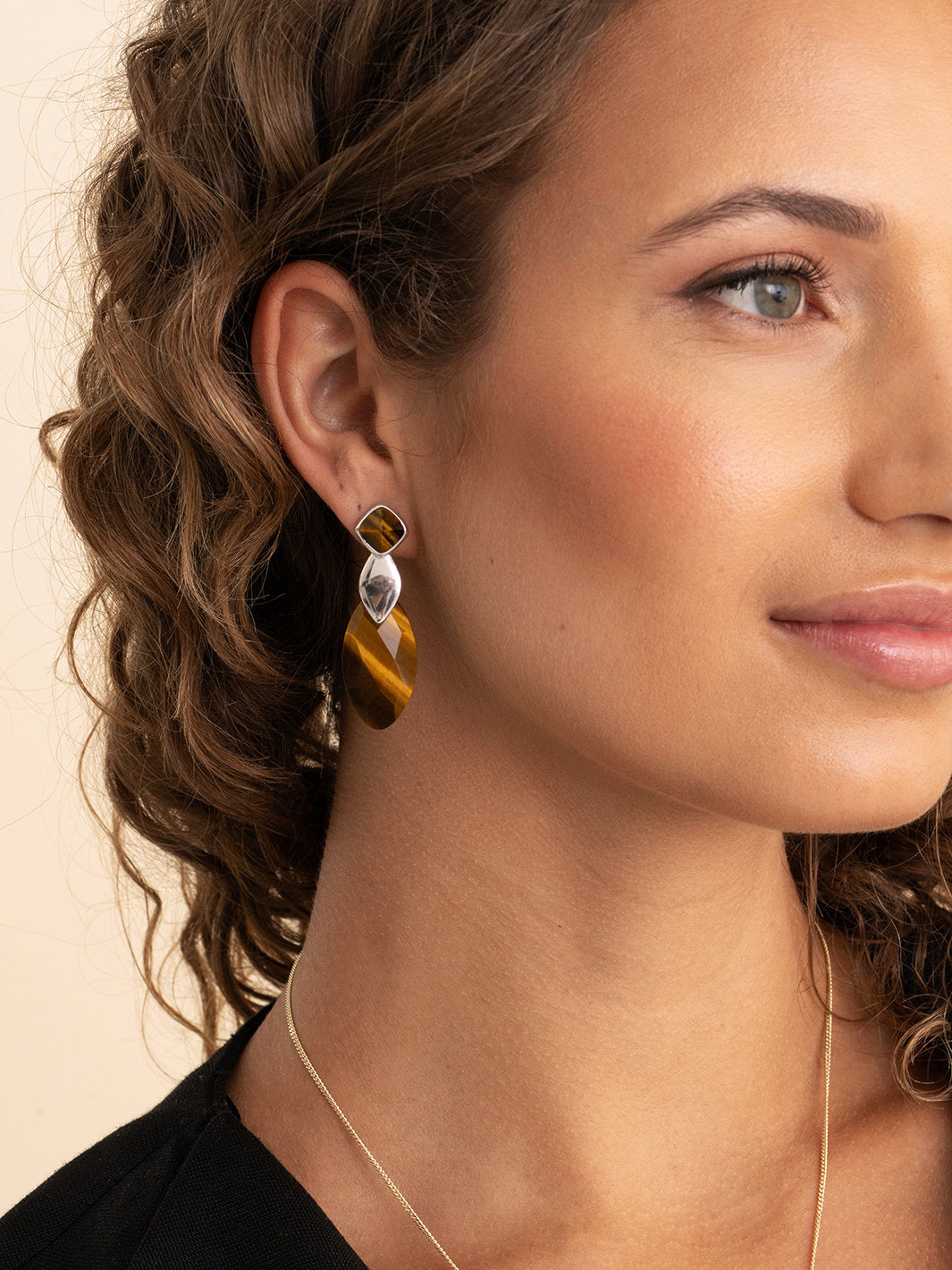 oorbel-edelstenen-leaf-tiger-eye