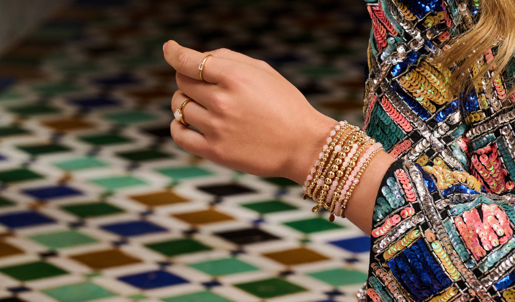 Kan een kralen armband tegen water?