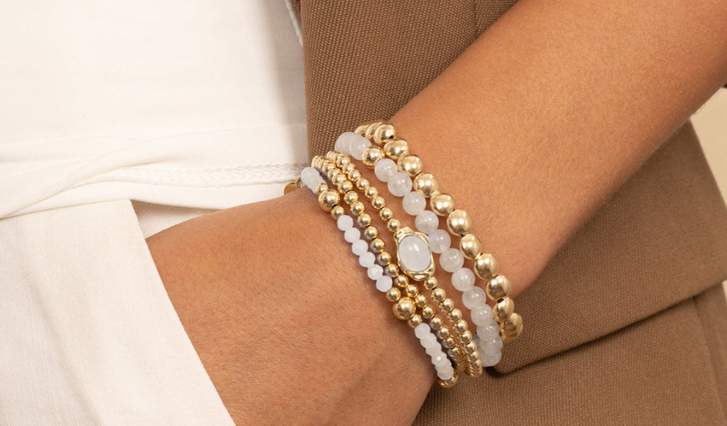 Wat is het verschil tussen moonstone en opaliet?