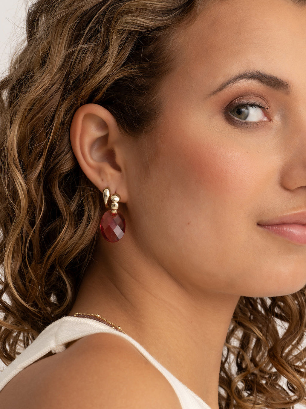 oorbel-edelstenen-medium-oval-fuchsia-quartz