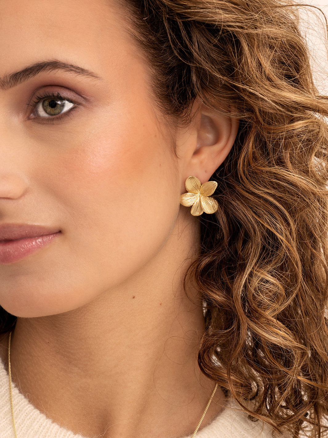 flora-push-back-oorbellen