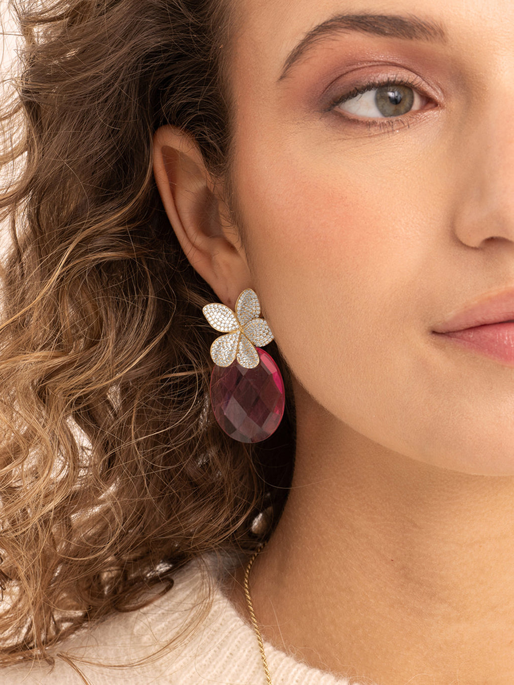 oorbel-edelstenen-large-oval-fuchsia-quartz