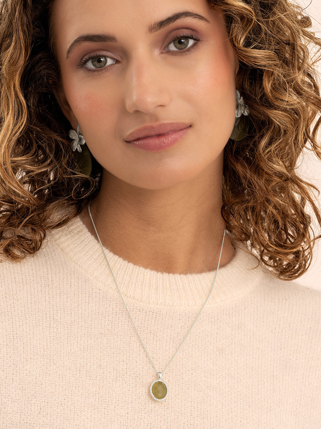 Twist Pendant Lime Jade