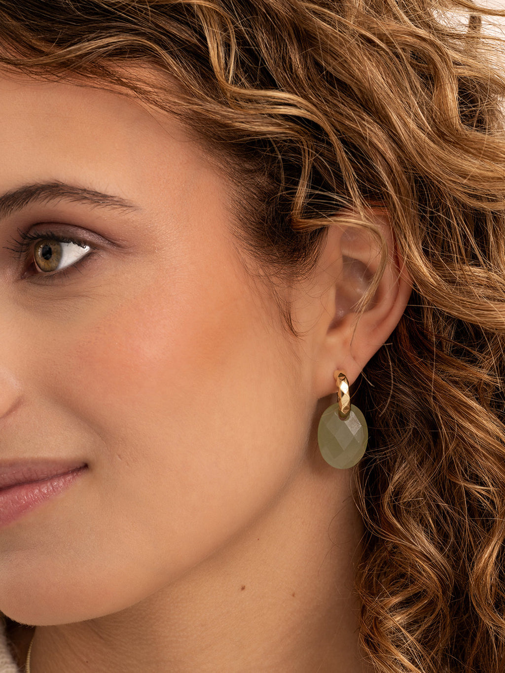 oorbel-edelstenen-medium-oval-lime-jade