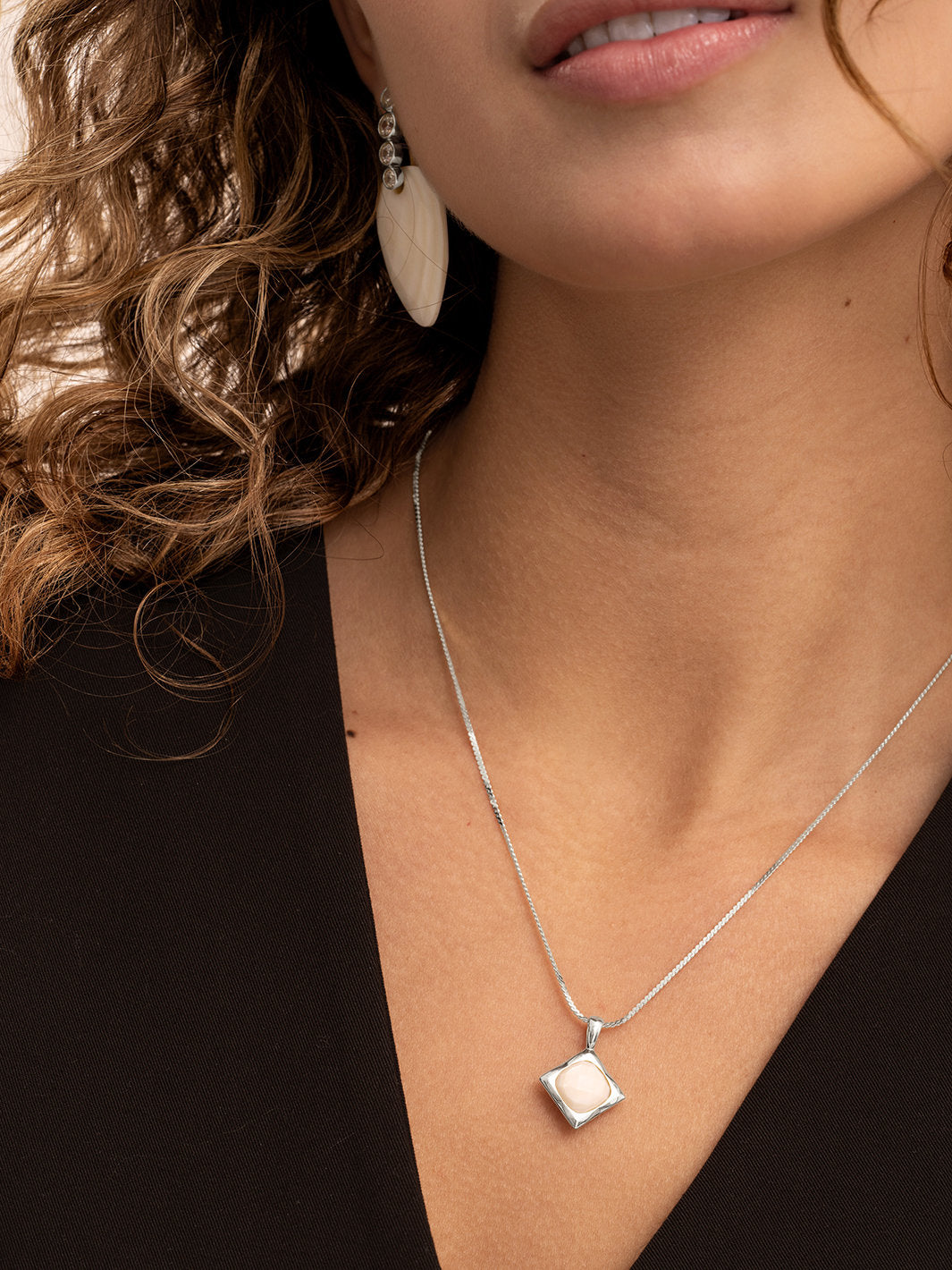 Cushion Cut Pendant Pearl