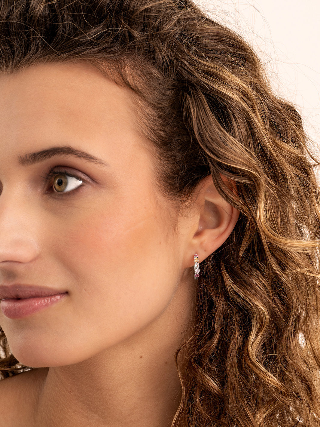 tube-creolen-multicoloured-zirconia