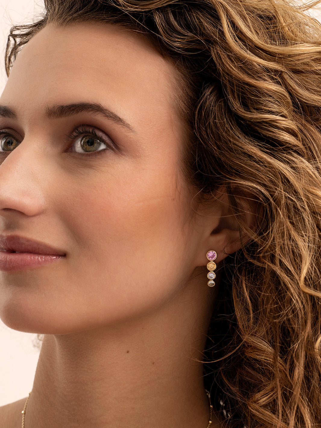 tube-push-back-oorbellen-multicoloured-zirconia