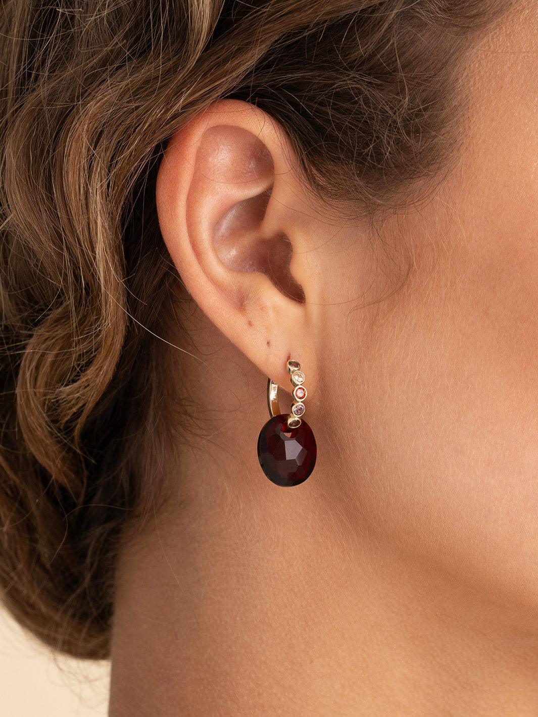 oorbel-edelstenen-small-oval-ruby-quartz