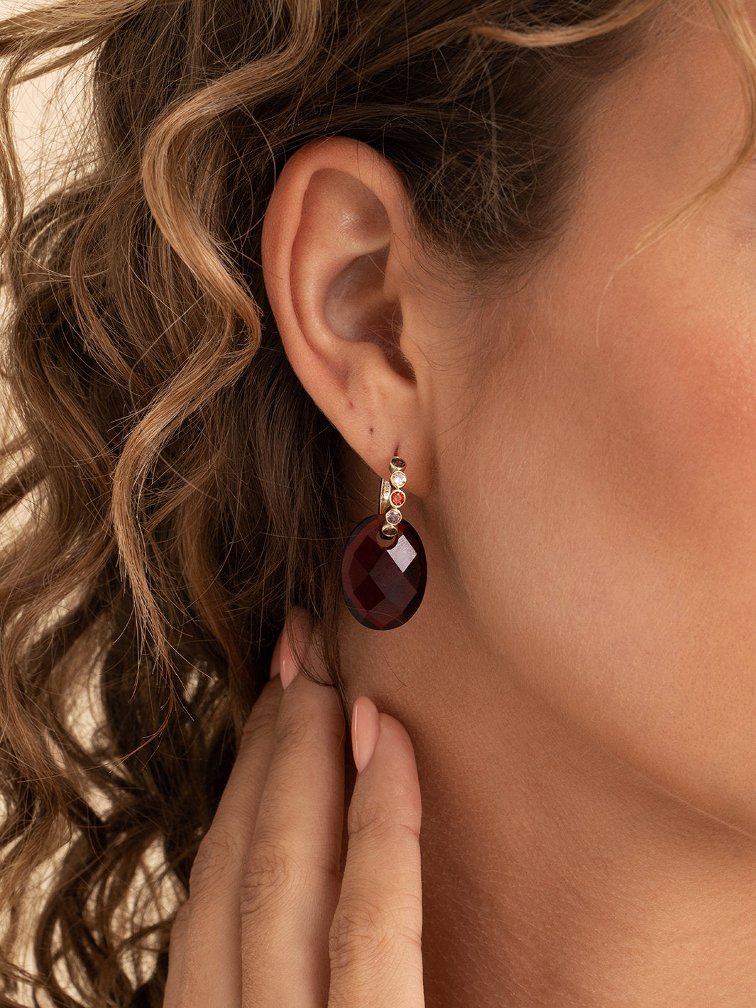 oorbel-edelstenen-medium-oval-ruby-quartz