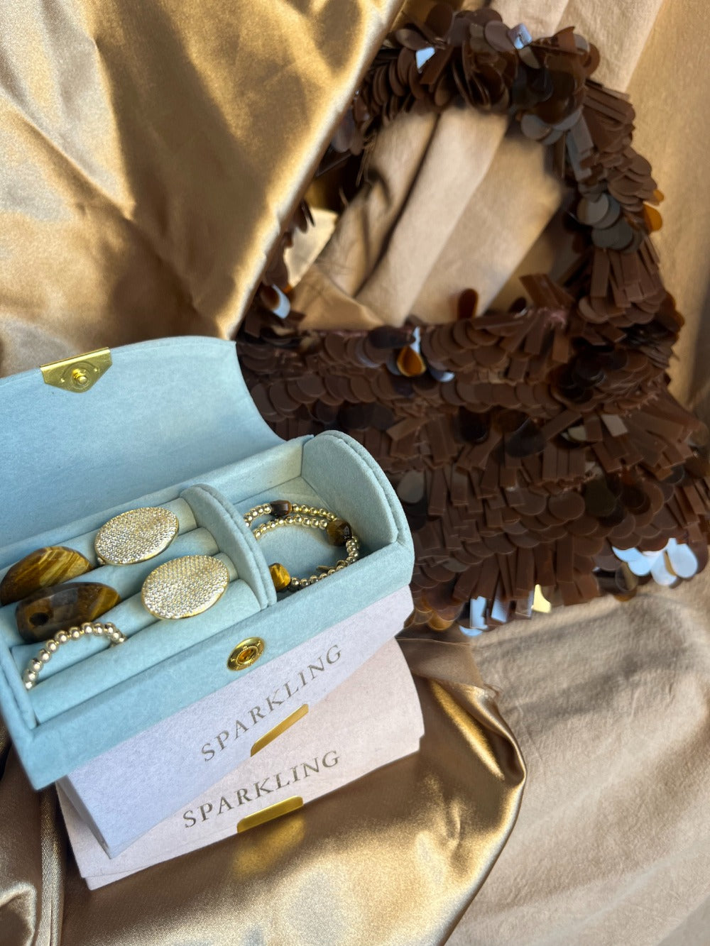 sparkling-jewels-mini-travel-case