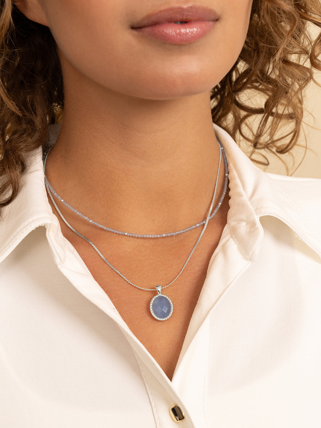 Kralen Ketting 2mm Milky Blue Jade Gold - 42cm +2cm