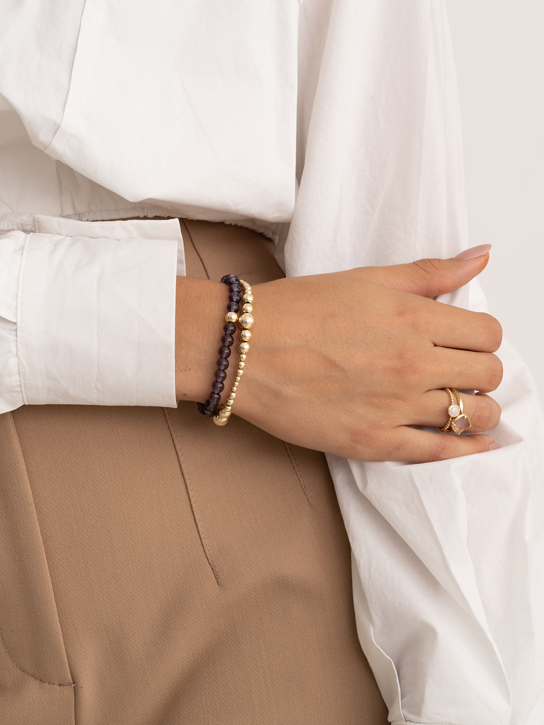 Aubergine Quartz Welle Saturn Armbänder Stack | vergoldet