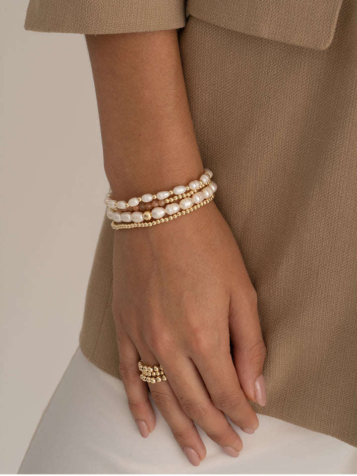 Pearl Sunstone Saturn Armbänder Stapel | Gold -gelenkt