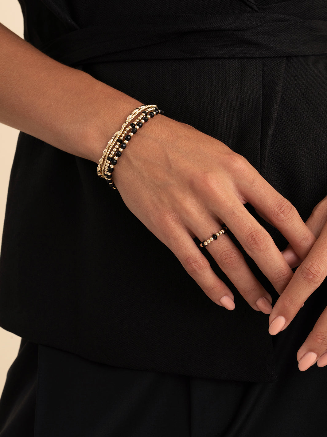 Onyx Interstellar Rice Mix Armbanden Stack Goud Kleurig