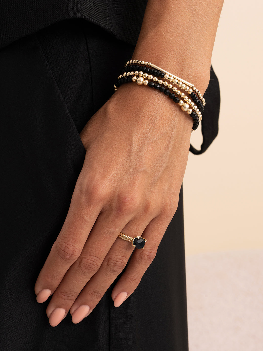 Onyx Twist Ringen Stack Goud