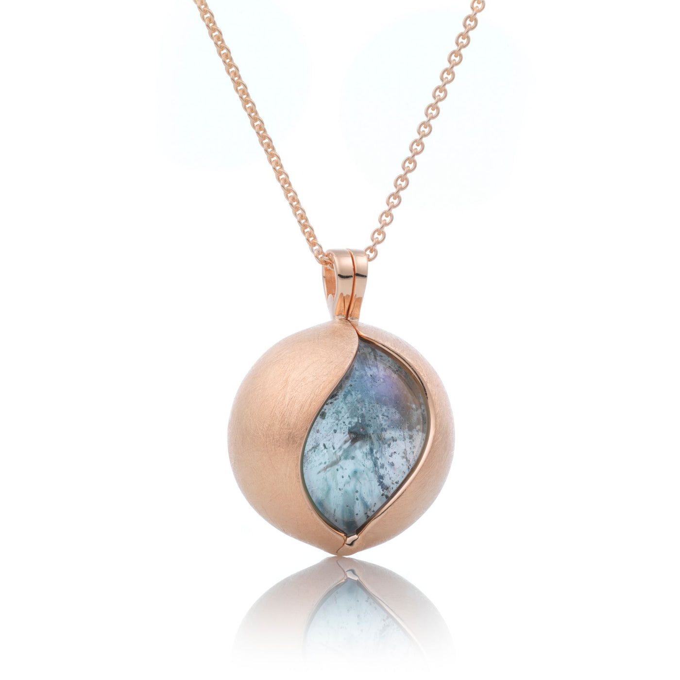 The Core - Ice Mat, 14mm pendant - Sparkling Jewels