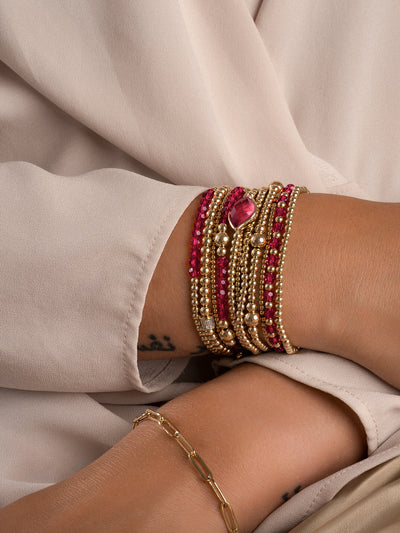 Armband die niet verkleurd met fuschia quartz edelstenen #kleur_goud
