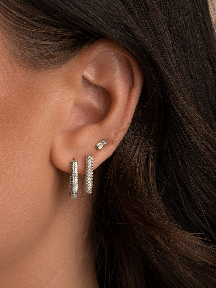 Essential oorbellen zilver voor dames met zirkonia steentjes 