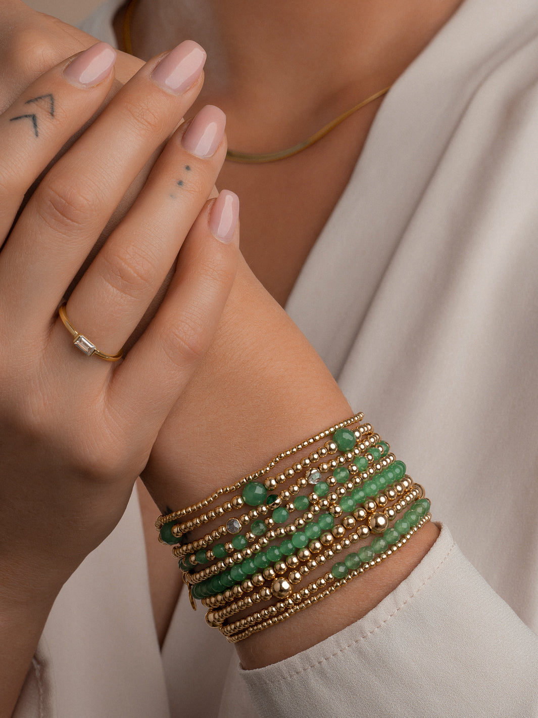 Mooie gouden armbanden voor vrouwen met echte edelsteen in groene aventurijn #kleur_goud