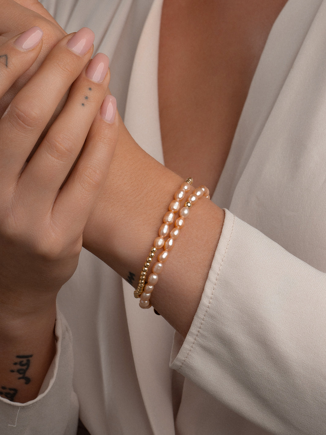 Sparkling Peach pearl armband voor vrouwen met gouden kralen van Sparkling Jewels