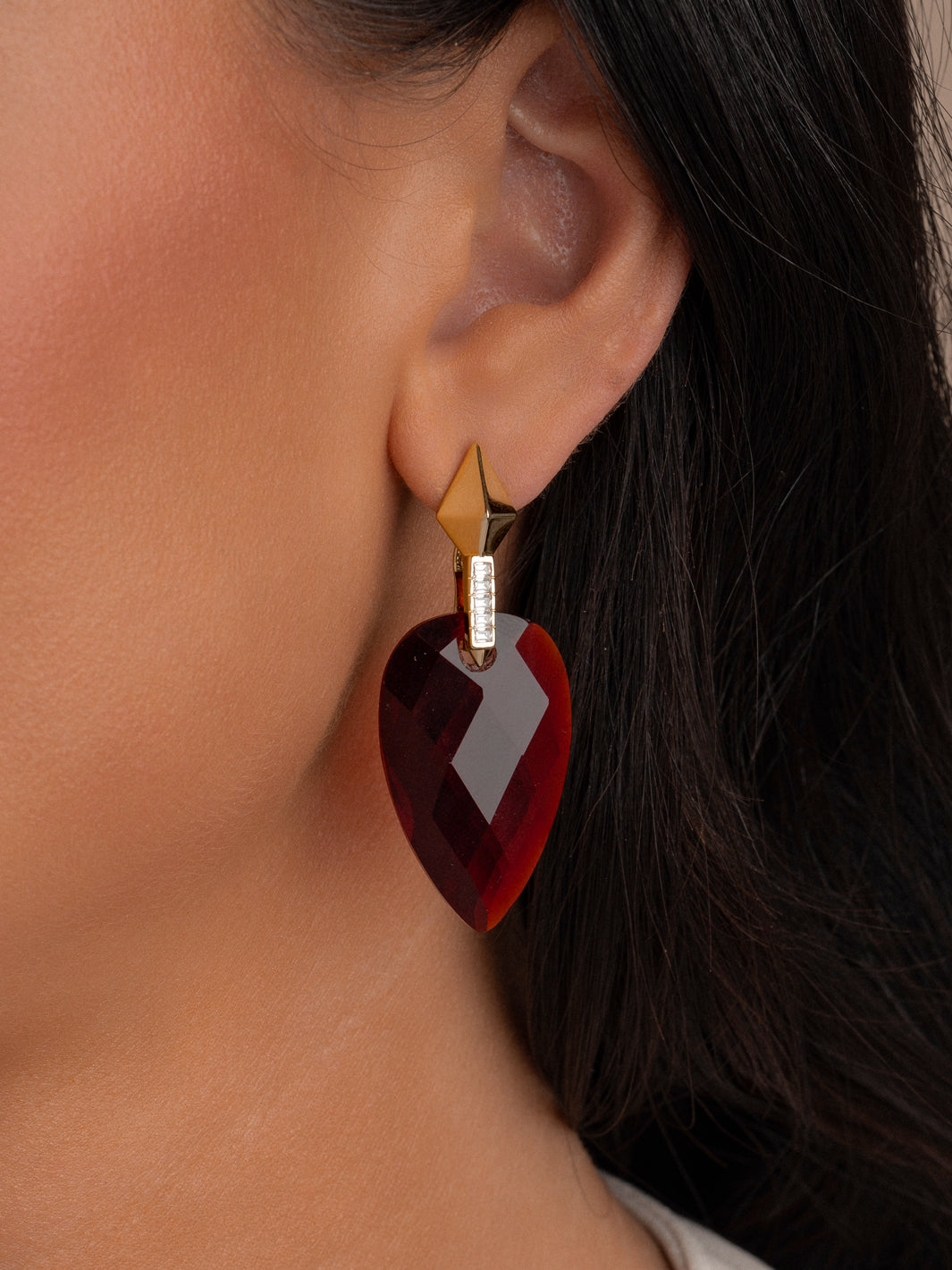 Dagelijkse oorbellen voor vrouwen in goudkleur met zirkonia steentjes 