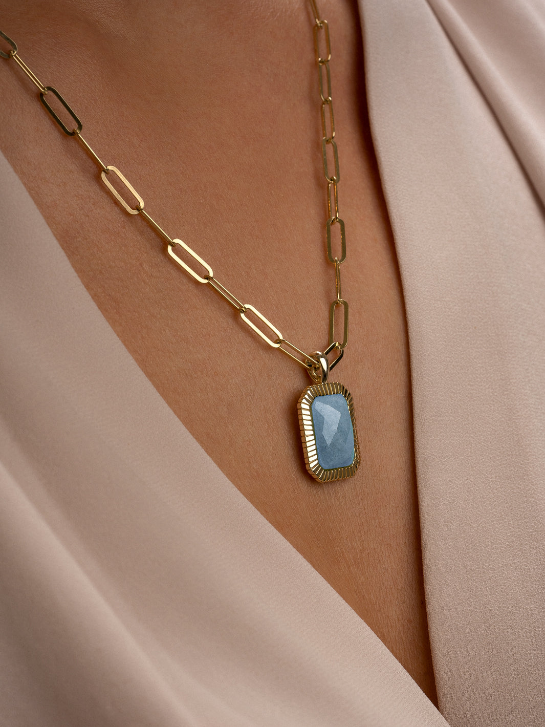 long link ketting met gouden amulet blue lace agate Sparkling Jewels #kleur_goud