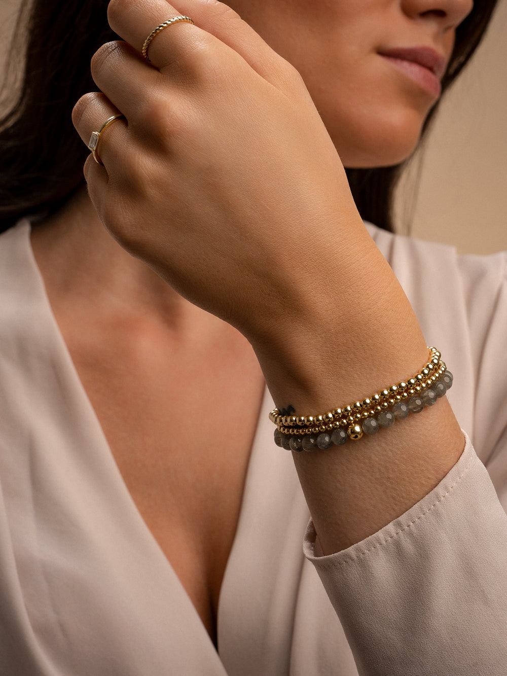 Armband voor vrouwen met labradoriet edelsteen en gouden accenten #kleur_goud