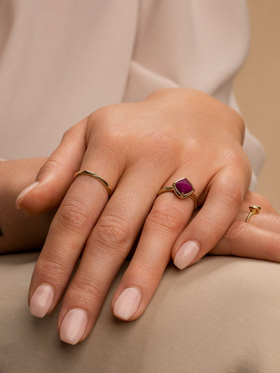 Edge Ring Fuchsia Jade | 9 carat
